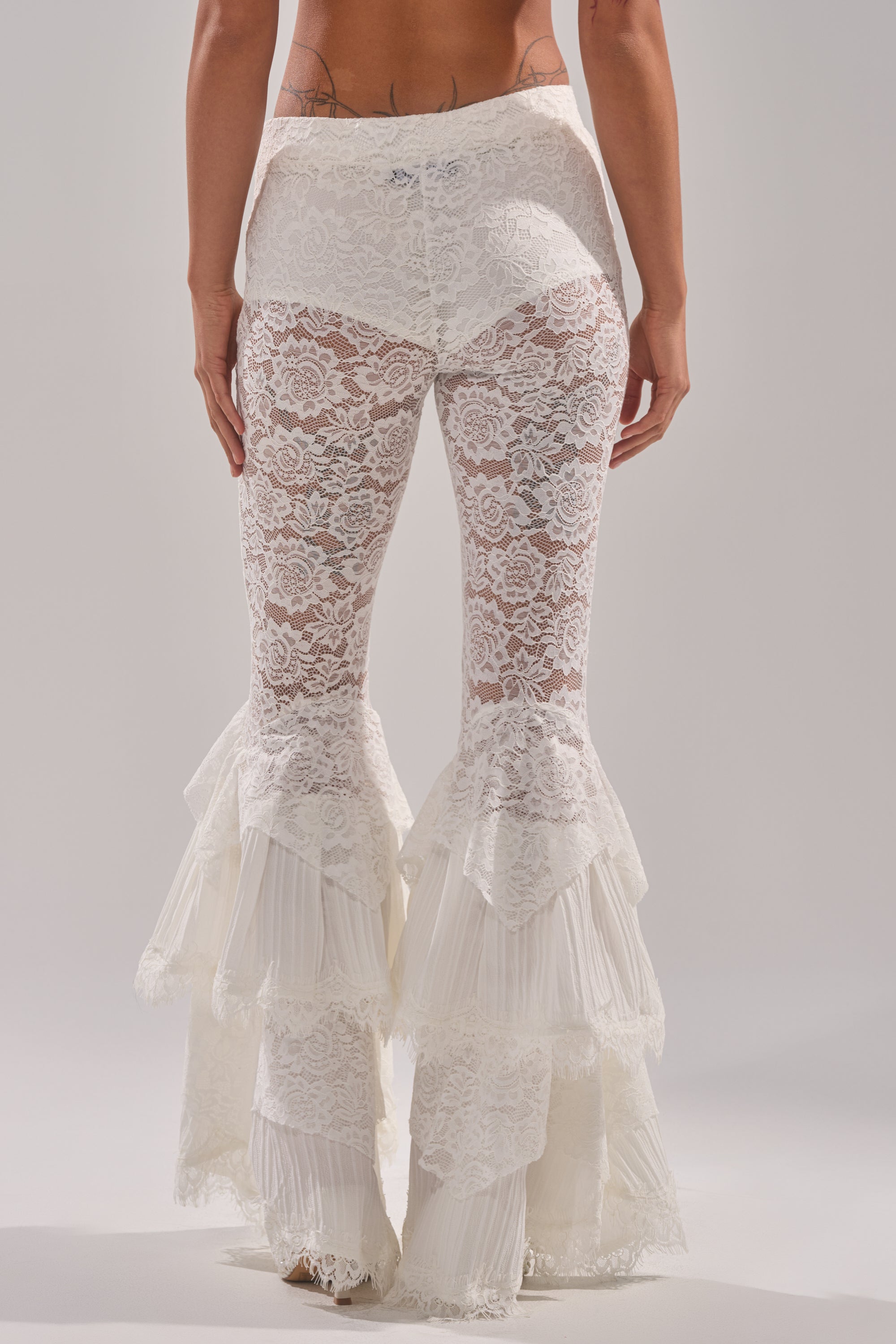 COACHELLA LACE RUFFLE PANTS