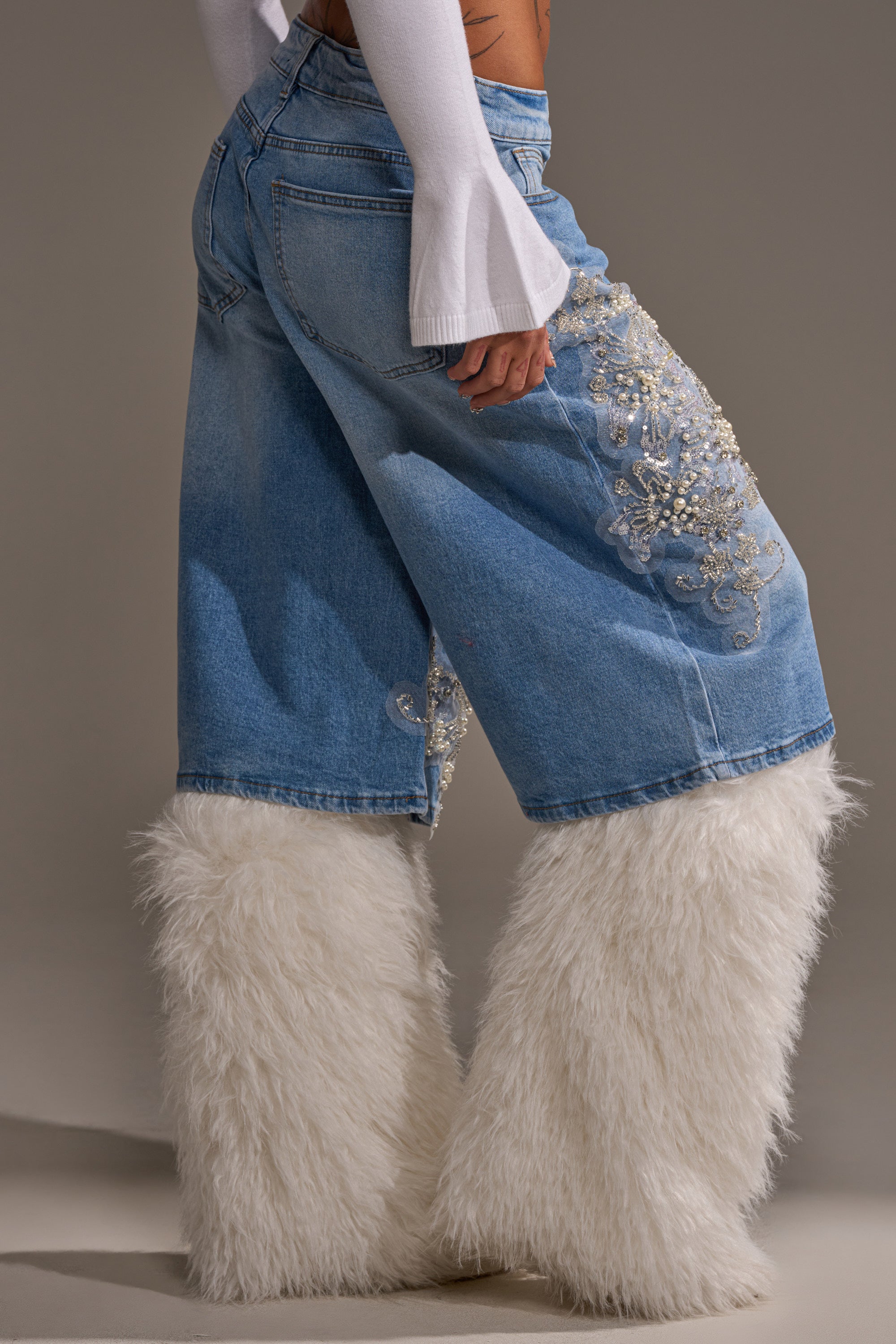 MADDIE EMBELLISHED BERMUDA SHORT