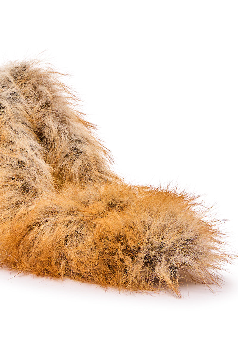 AZALEA WANG JAMEECK TAN FUR PUMP