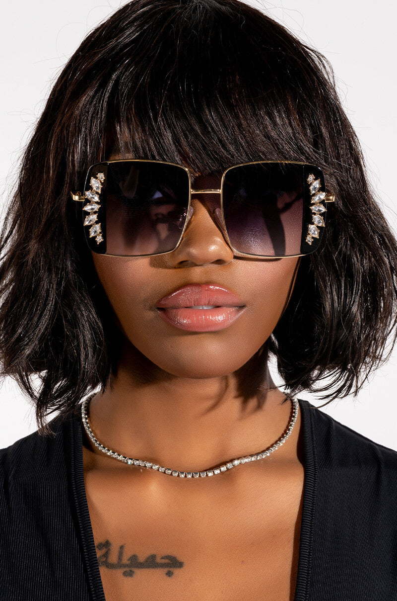 GOALS RHINESTONE DETAIL SUNNIES