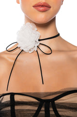 HAVE IT ALL FLORAL CHOKER