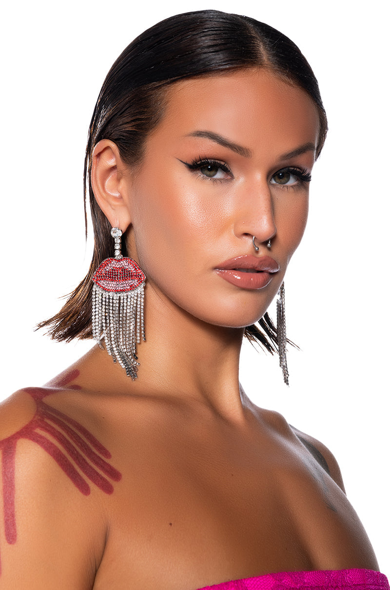 KISS ME EARRING