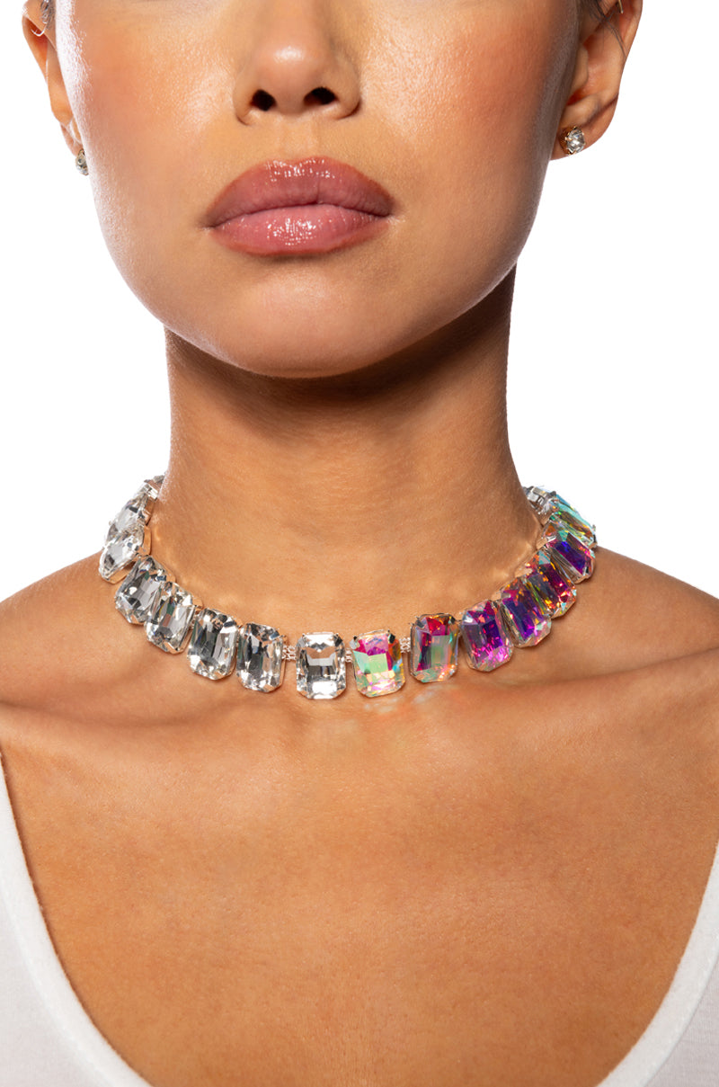 QUEEN STATUS NECKLACE